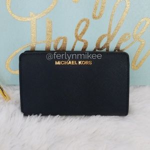 NEW Michael Kors Jet Set Travel Slim Bifold Wallet